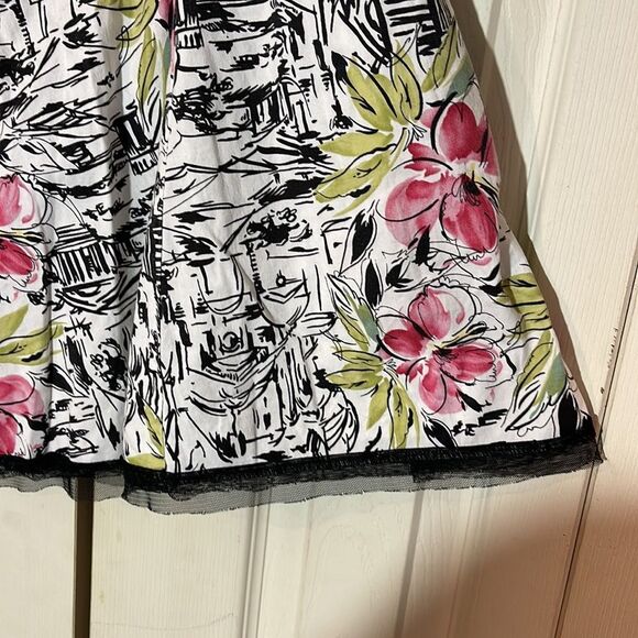 Simply Irresistible Circle Skater Skirt Floral Graffiti Pattern 30 Inch Waist - Picture 6 of 14